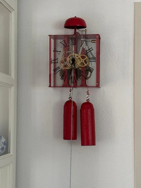 Horloge à balancier dans son meuble