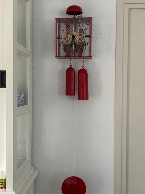 Horloge à balancier dans son meuble