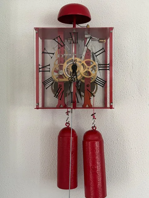 Horloge à balancier dans son meuble