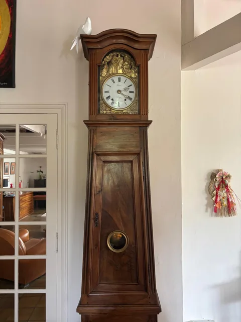 Horloge à balancier dans son meuble