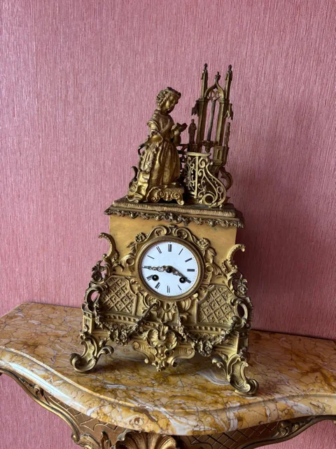 Pendule ancienne et son cadran