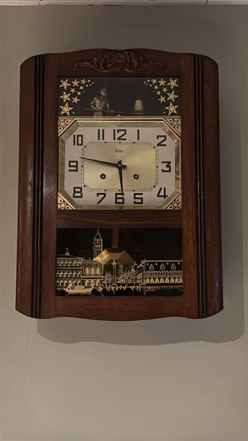 Pendule murale à cadran et balancier